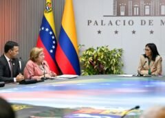 PRESIDENTE DA VENEZUELA PEDE FIM DE SANÇÕES DOS EUA EM REUNIÃO COM MISSÃO COLOMBIANA