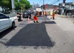PREFEITURA DE MANAUS INTENSIFICA OBRAS NA AVENIDA BRASIL E REFORÇA SEGURANÇA VIÁRIA NO BAIRRO COMPENSA