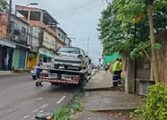 AÇÃO DA PREFEITURA DE MANAUS COMBATE VEÍCULOS ABANDONADOS E MELHORA MOBILIDADE URBANA