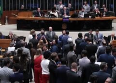 CÂMARA APROVA, EM PRIMEIRO TURNO, PEC DO FIM DA ESCALA 6X1
