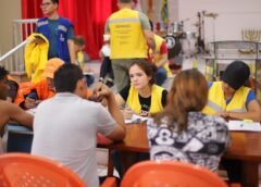 PREFEITURA DE MANAUS PRESTA ASSISTÊNCIA IMEDIATA A FAMÍLIAS ATINGIDAS POR INCÊNDIO NO BAIRRO SÃO JORGE