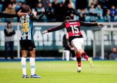 FLAMENGO DOMINA O GRÊMIO EM PORTO ALEGRE, EMPILHA CHANCES E VENCE COM GOL DE CARRASCAL
