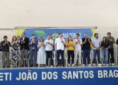 GOVERNADOR ROBERTO CIDADE ENTREGA 800 TÍTULOS DEFINITIVOS NA ZONA NORTE E FORTALECE A POLÍTICA DE REGULARIZAÇÃO FUNDIÁRIA NO AMAZONAS