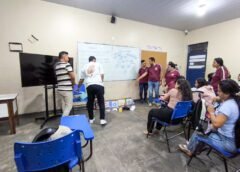 ALUNOS DA UEA DE TABATINGA PROMOVEM OFICINAS DE CONSCIENTIZAÇÃO AMBIENTAL